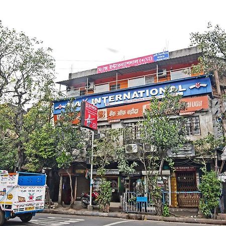 Oyo 85829 Max International Hotel Kolkata Exterior photo